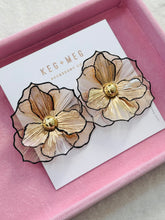 Load image into Gallery viewer, 3D Petal Earrings
