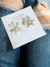 Load image into Gallery viewer, Pearl Flower Earrings
