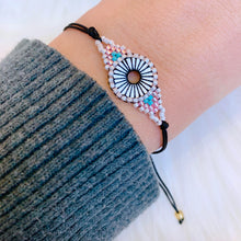Load image into Gallery viewer, Shell Friendship Bracelet
