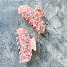Load image into Gallery viewer, Pink Pearl Hair Clip
