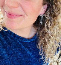Load image into Gallery viewer, Perfect Bow Earrings
