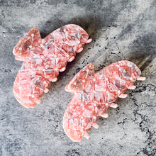 Load image into Gallery viewer, Pink Pearl Hair Clip
