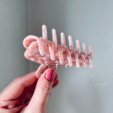 Load image into Gallery viewer, Pink Pearl Hair Clip
